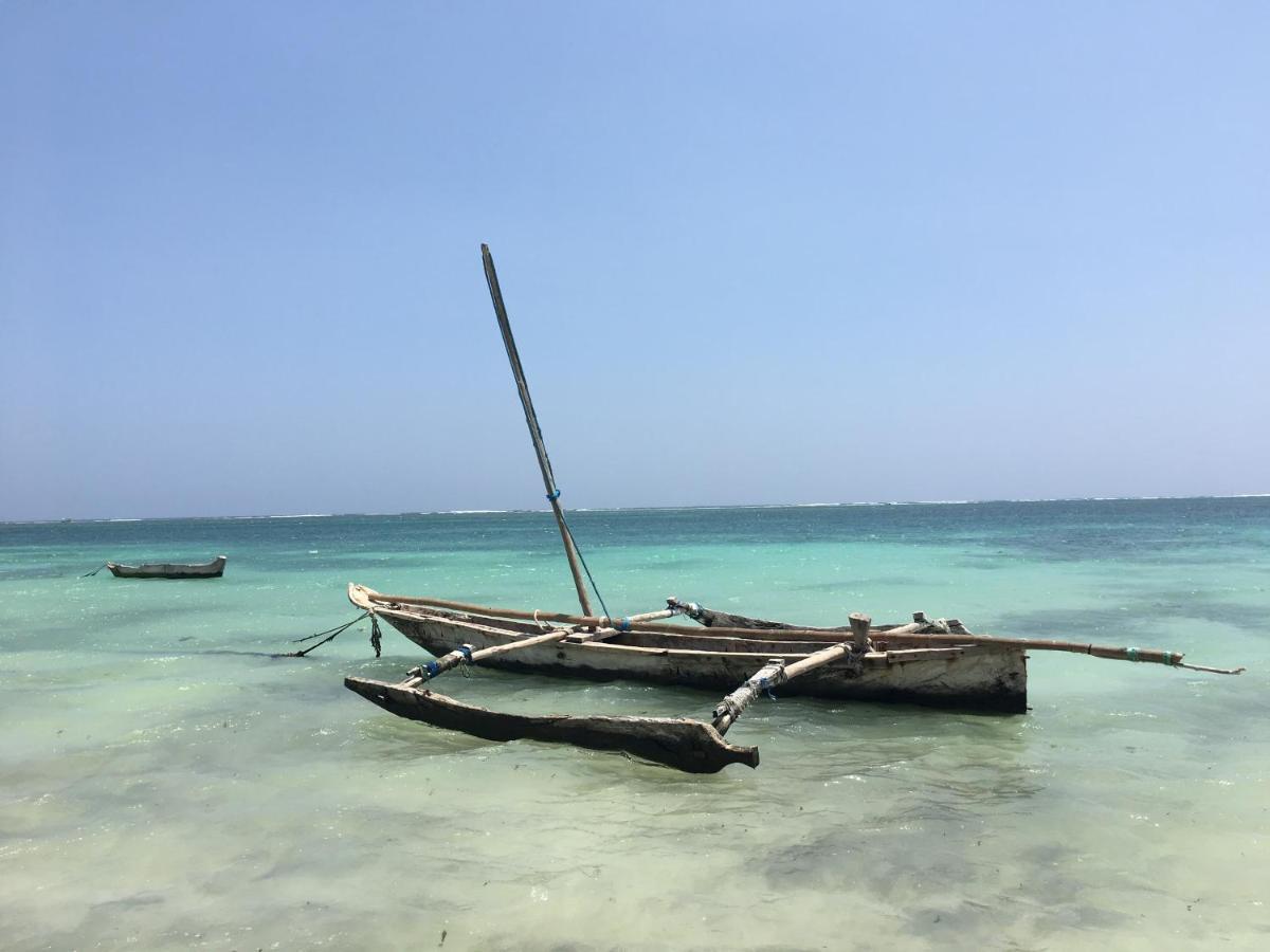 Eleven Pearl Boutique Hotel & Spa ディアニ・ビーチ エクステリア 写真