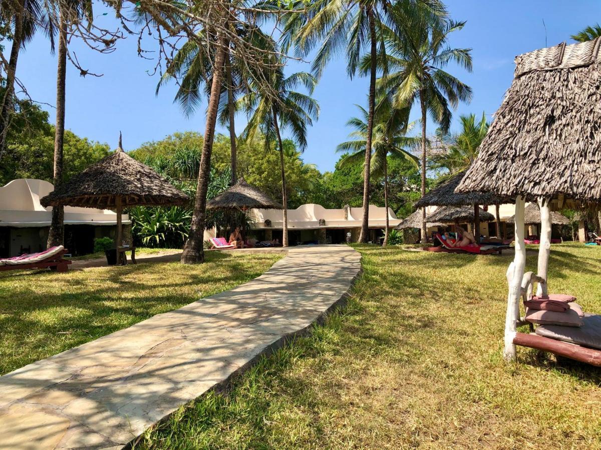 Eleven Pearl Boutique Hotel & Spa ディアニ・ビーチ エクステリア 写真