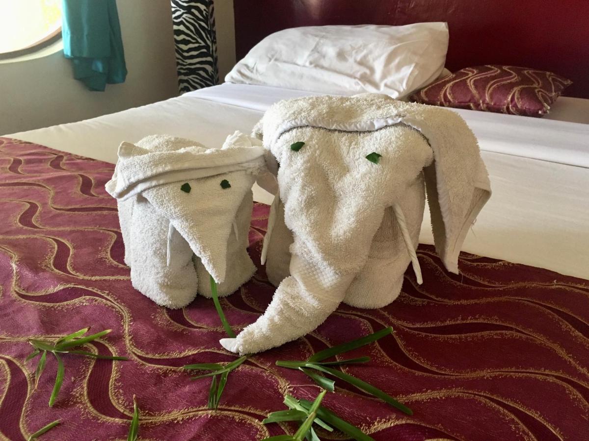 Eleven Pearl Boutique Hotel & Spa ディアニ・ビーチ エクステリア 写真