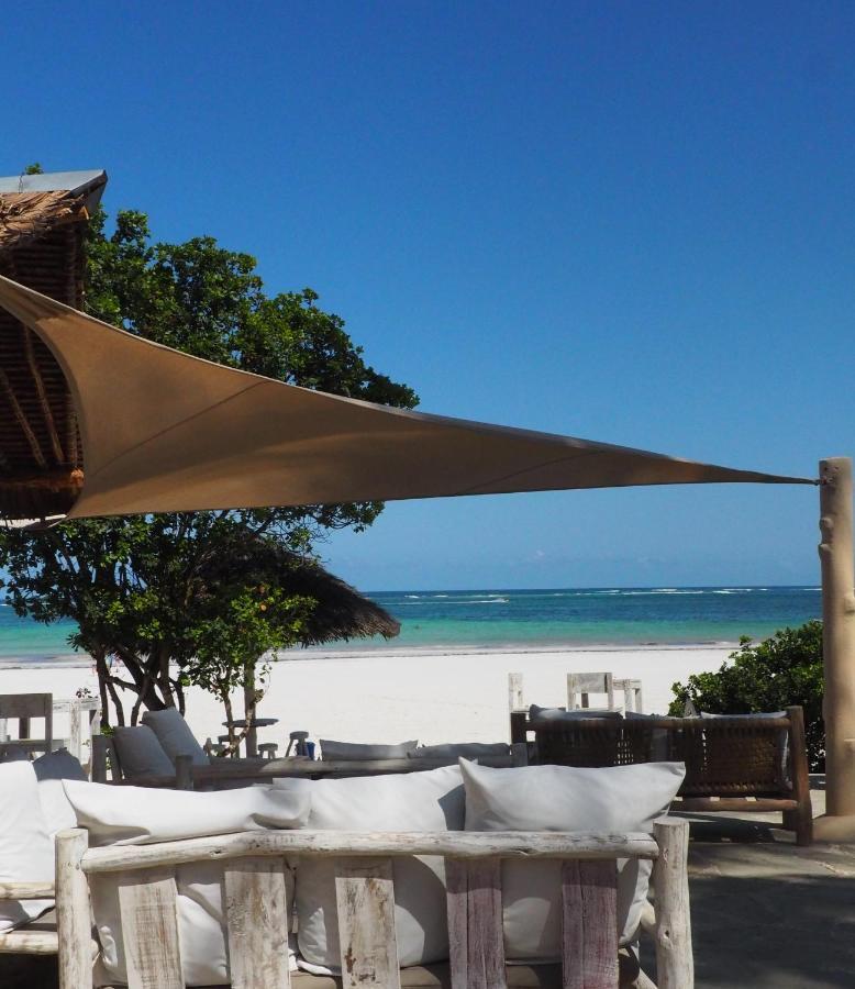 Eleven Pearl Boutique Hotel & Spa ディアニ・ビーチ エクステリア 写真