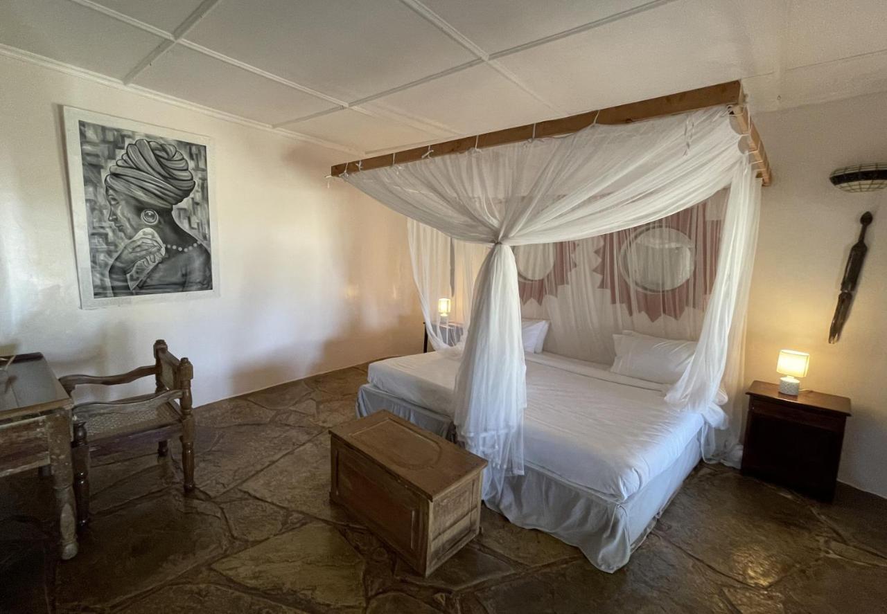Eleven Pearl Boutique Hotel & Spa ディアニ・ビーチ エクステリア 写真