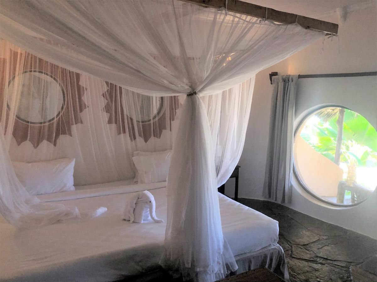 Eleven Pearl Boutique Hotel & Spa ディアニ・ビーチ エクステリア 写真